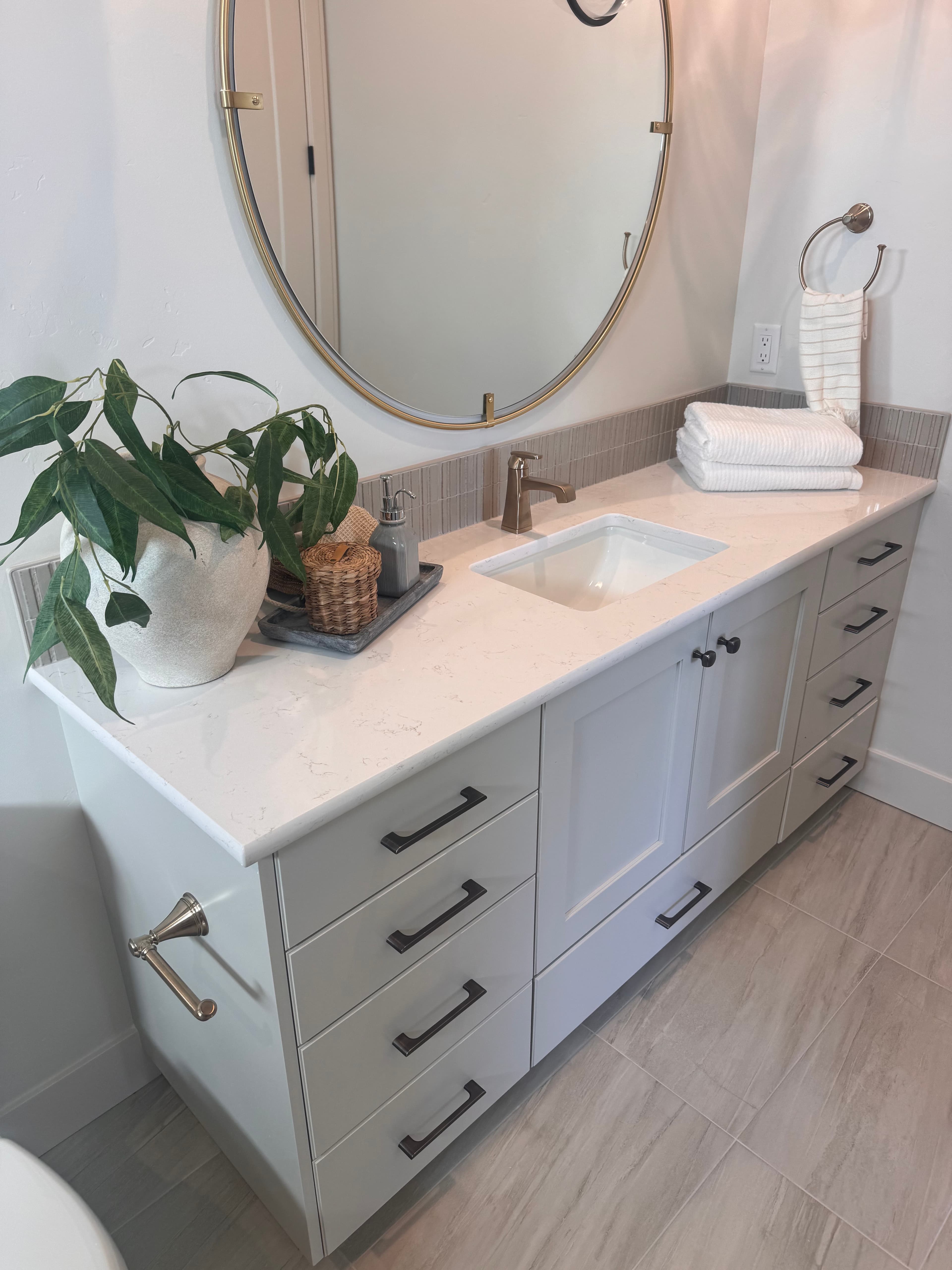 Gray Cabinet Quartz Vanity