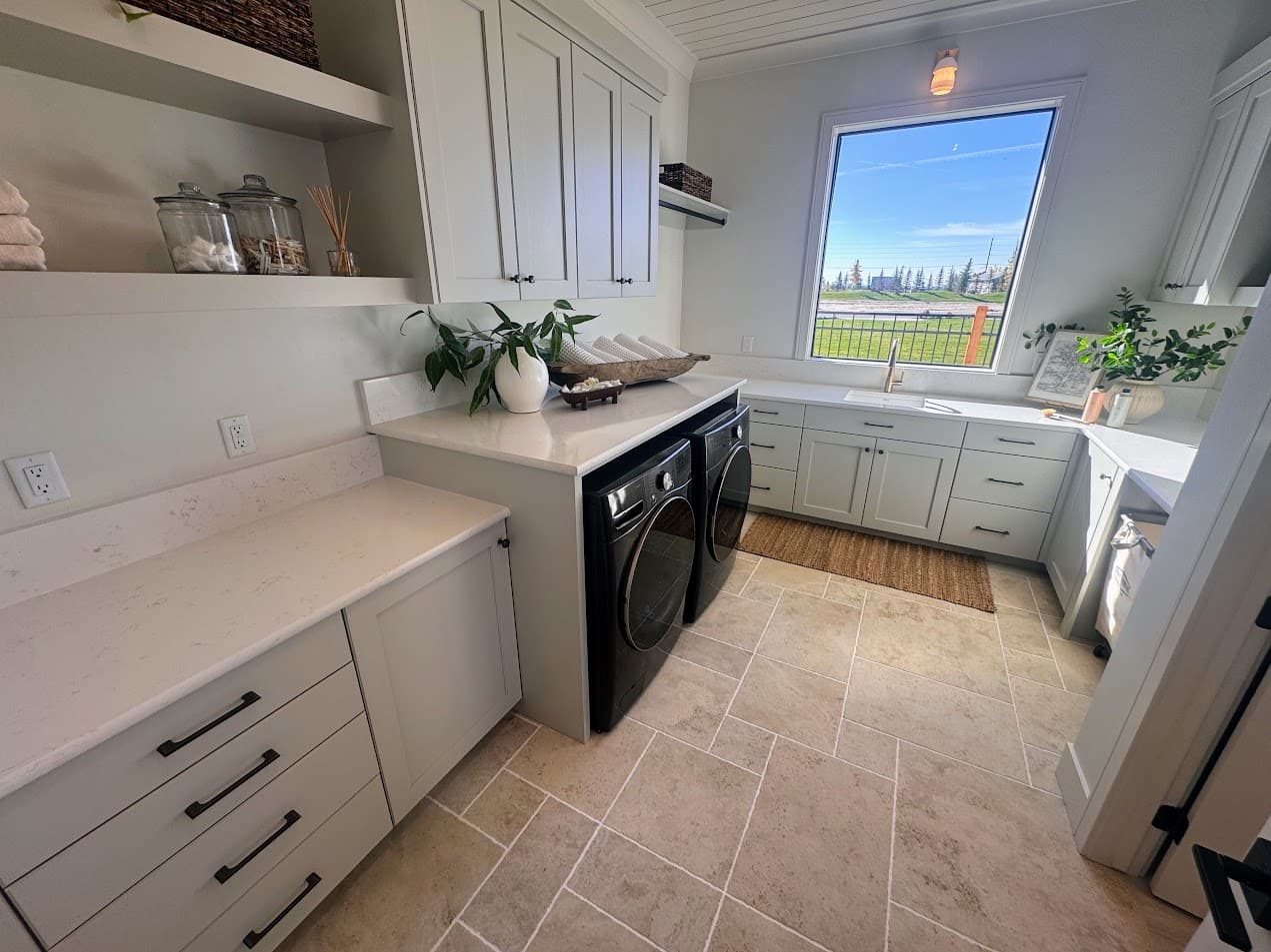 Quartz Laundry Room Counter